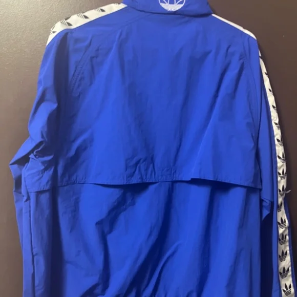 Addis’s jacket - Picture 3 of 8